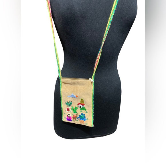 Unleash Artistic Marvel: Handmade Masterpiece from Los Andes A Truly Unique Gift - Picture 1 of 4